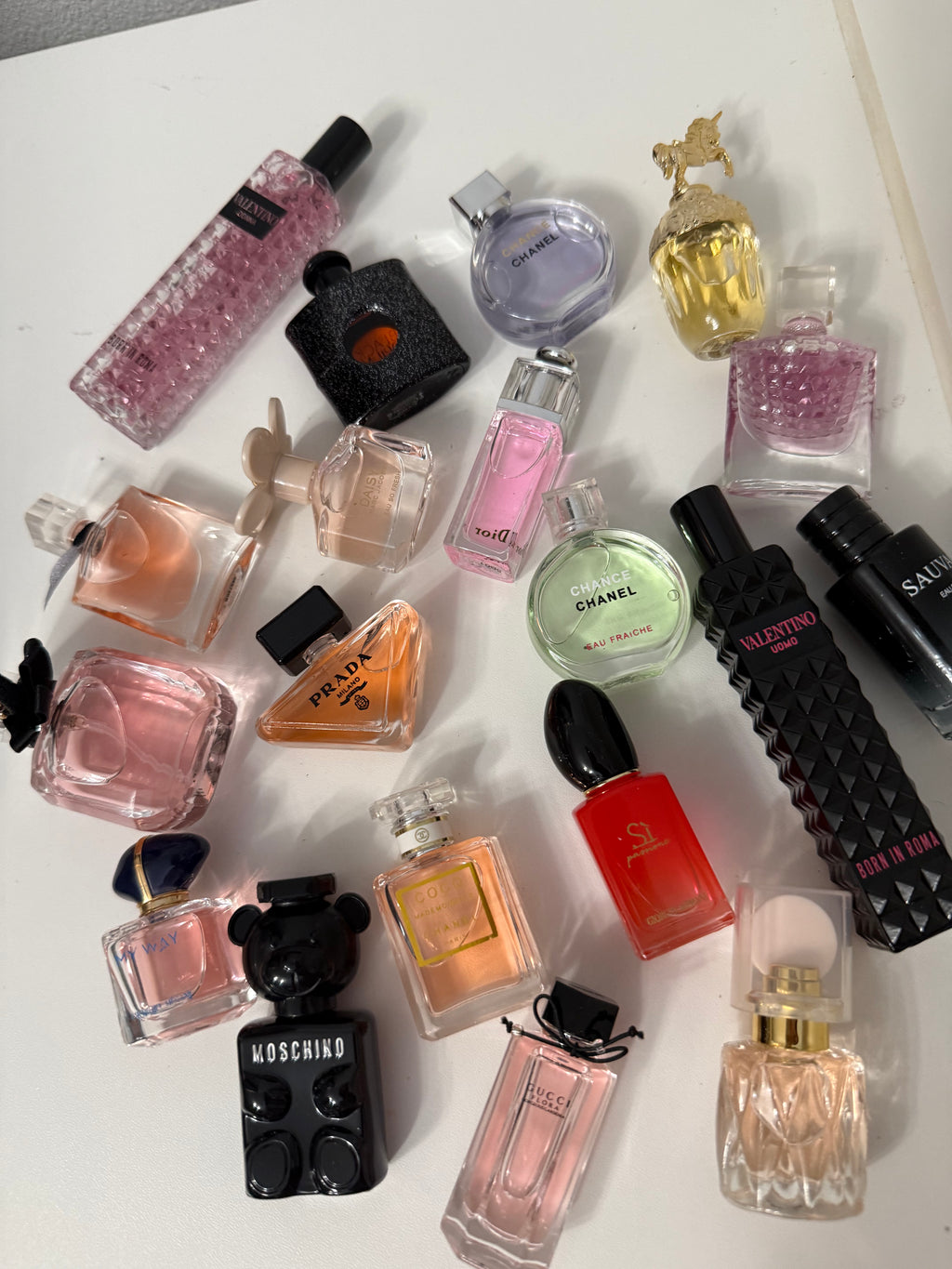 Caja de mini perfumes 12 unidades