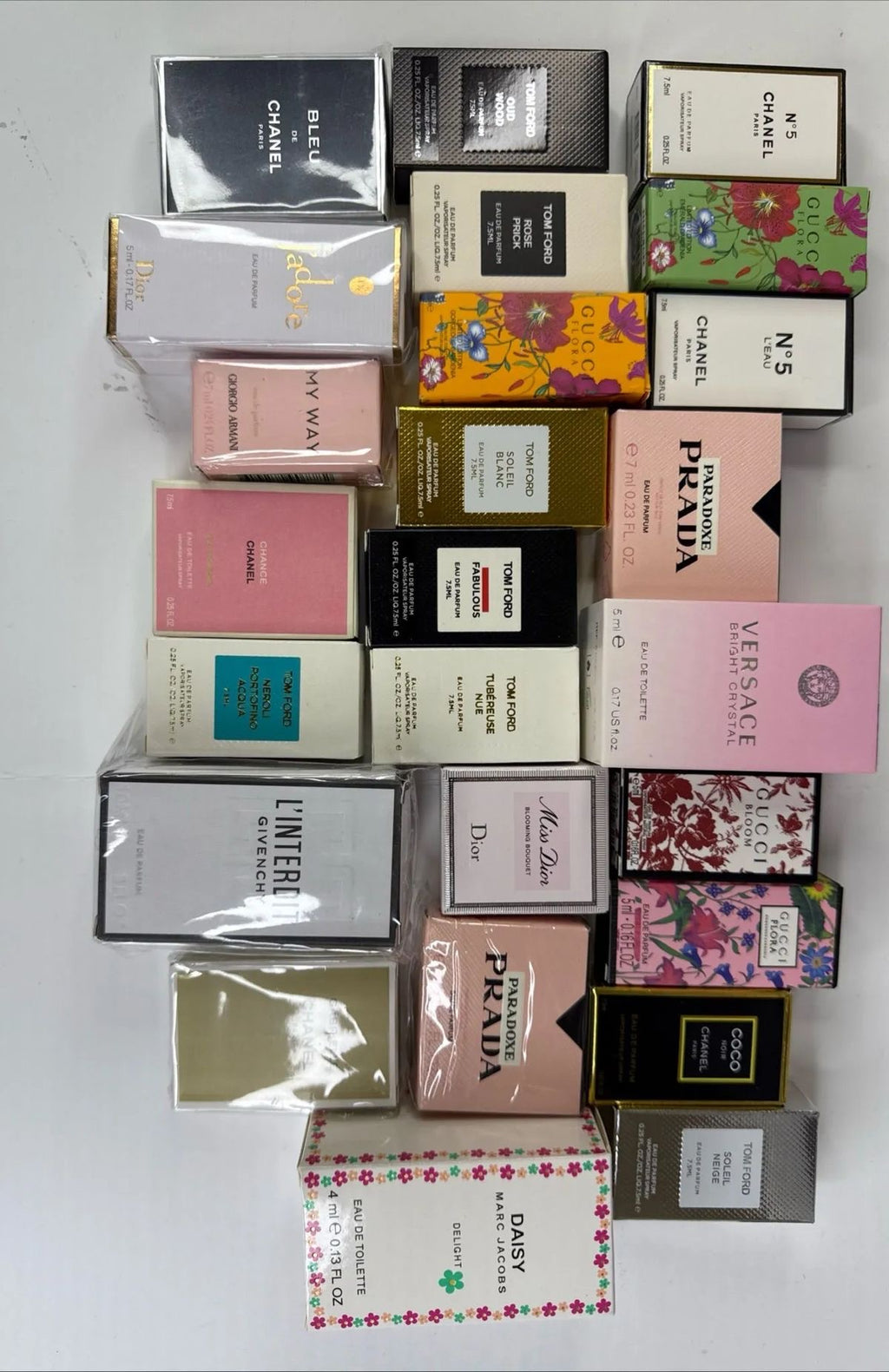 Caja de mini perfumes 12 unidades